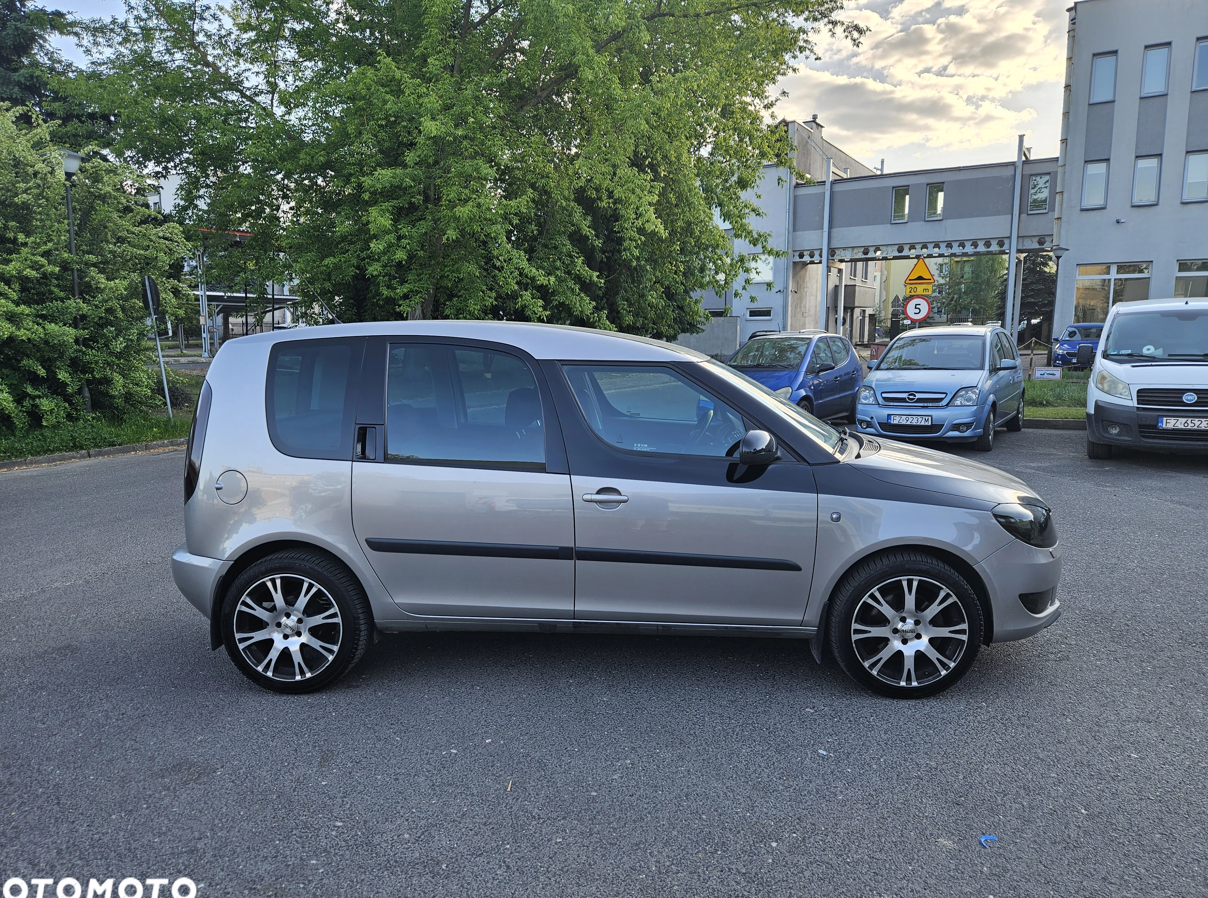 Skoda Roomster cena 19999 przebieg: 215000, rok produkcji 2011 z Góra małe 352